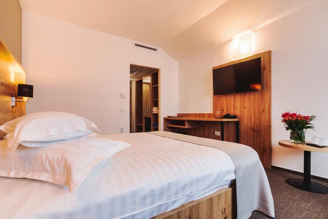 Hotel Domnitei Călimăneşti Εξωτερικό φωτογραφία